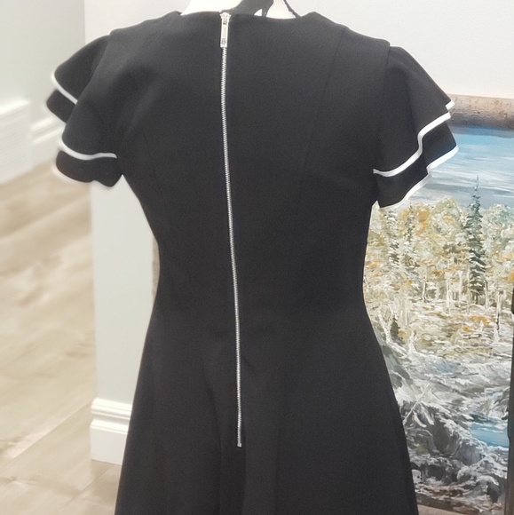 EUC Tommy hilfiger black dress with white trims - Picture 2 of 3